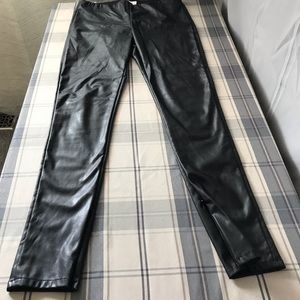 Black Pleather leggings, PU style with zippers at the ankles, EUC!